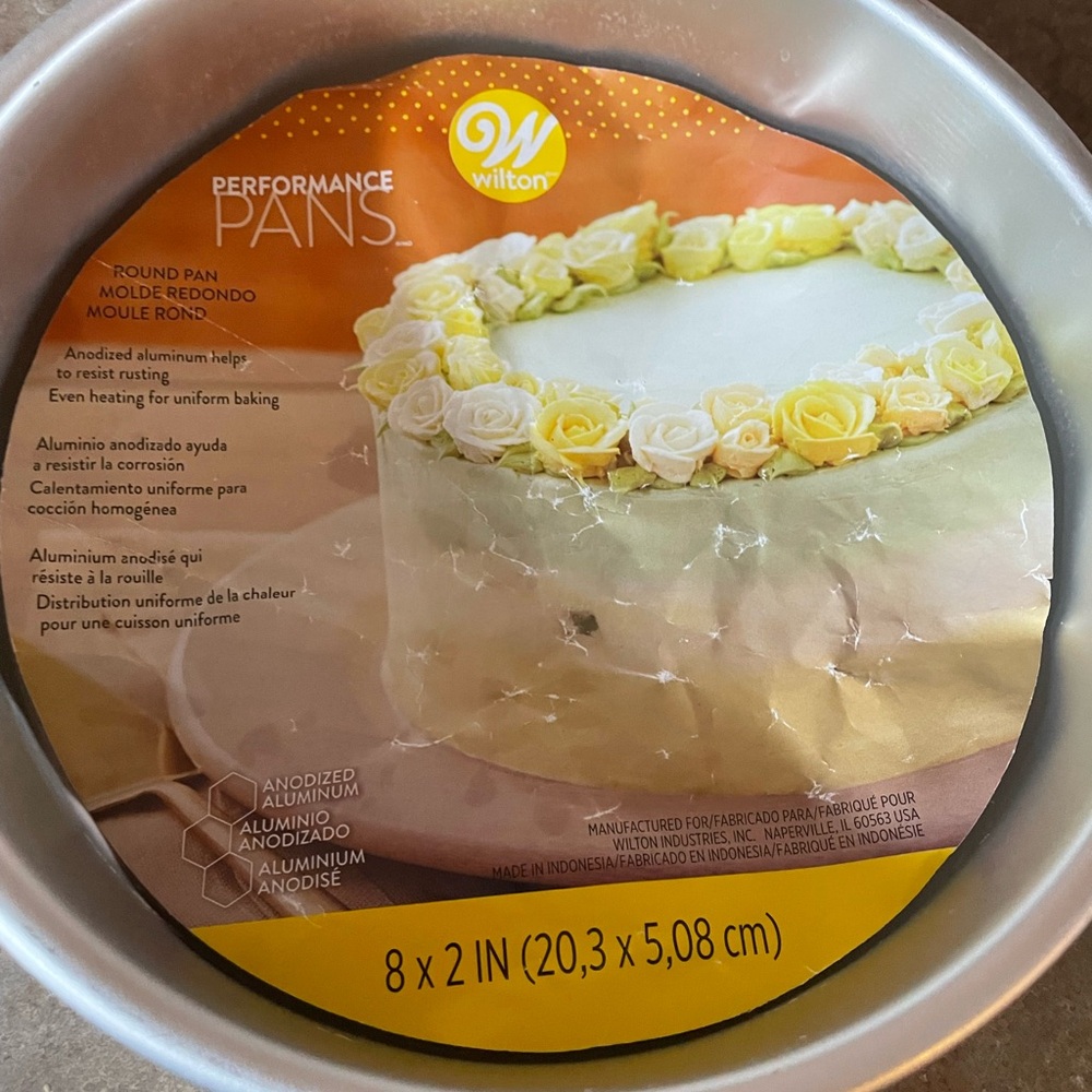 Wilton 8” Round Cake Pan - Silver
Smoke free home 2 pans for a layer cake